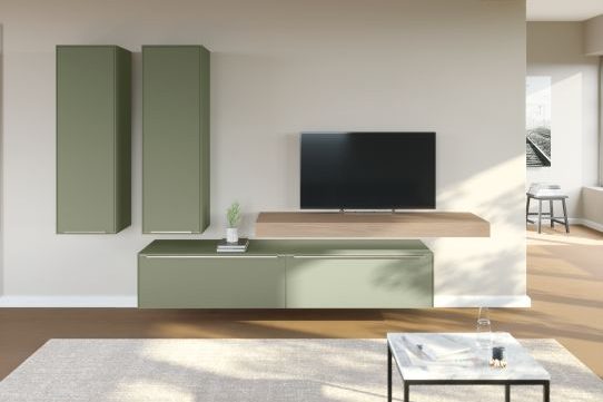 Living Wohnzimmer mit modernem, minimalistischem Design, grünen Schränken und Wand-TV.