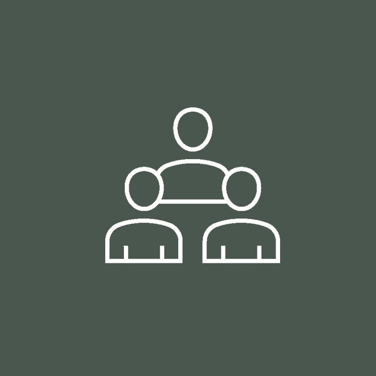 Das Team Symbol von drei Personen, die in einem Netzwerk oder Team vereint sind.