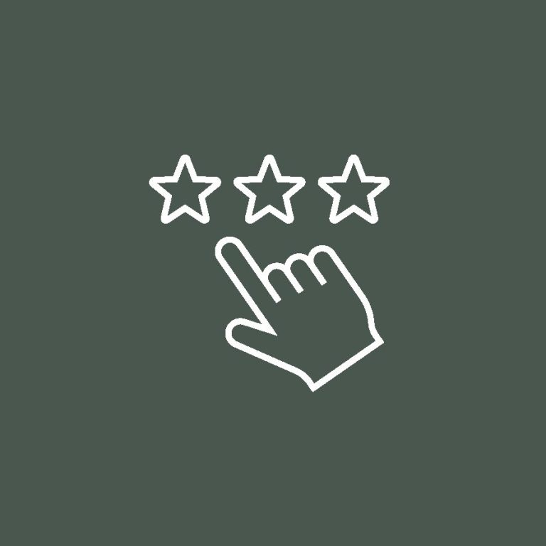 Kunden werben Kunden Hand zeigt auf drei Sterne, symbolisiert eine Bewertung oder Rezension.